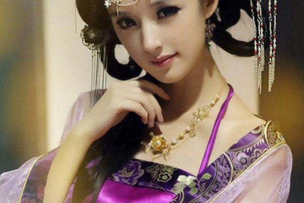 西湖夜色中,养生茶香醉人时光 西湖夜色中,养生茶香醉人时光